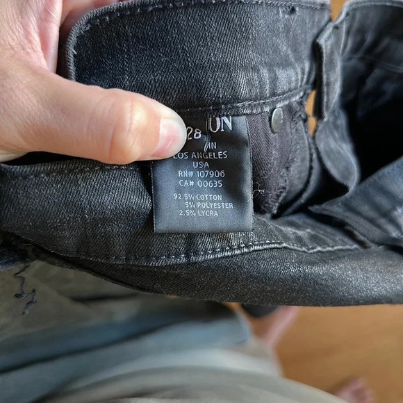 Hudson black coated skinny jeans size 28 with distressed knees - Picture 3 of 4